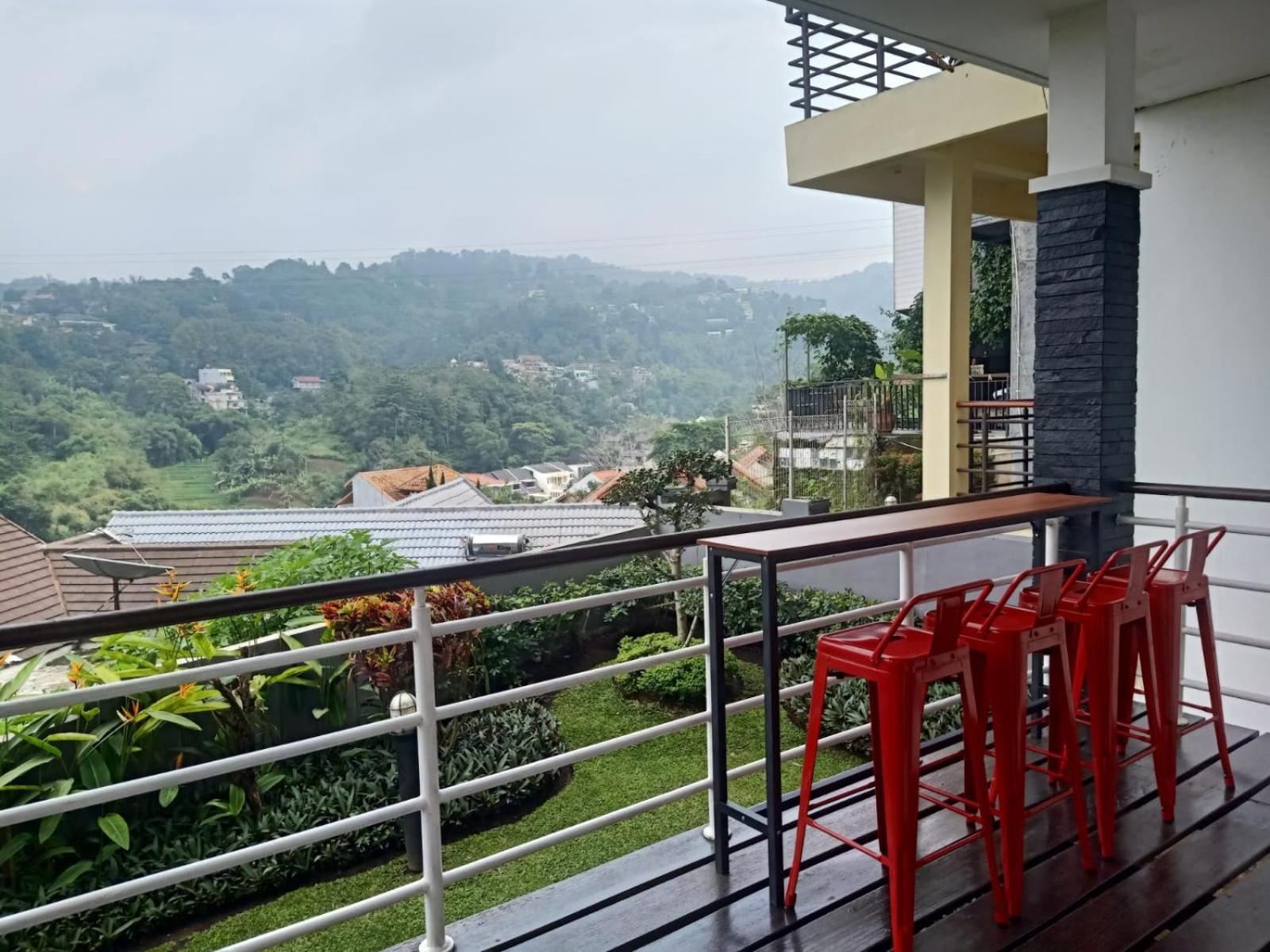 Villa Keluarga Syariah Resor Dago Pakar Bandung - View Bukit Екстер'єр фото
